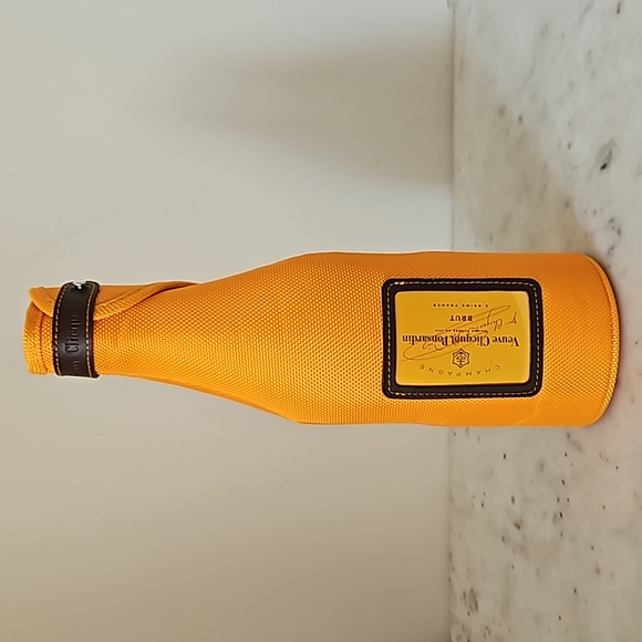 VEUVE CLICQUOT - NWOT  750 ml Champagne bag - Picture 1 of 3